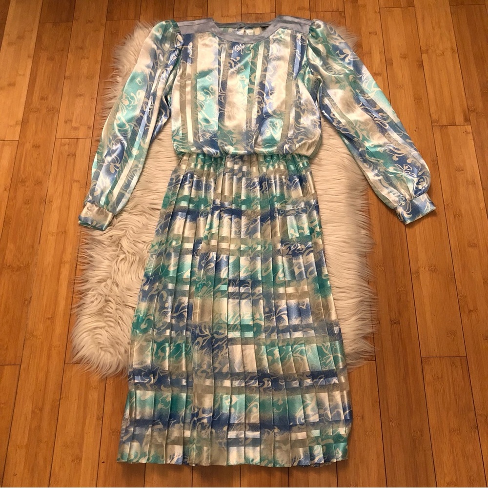 Chic Multicolor Midi Dress